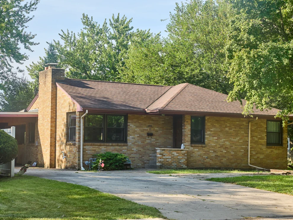 Unit for sale at 306 Shooting Park Road, Peru, IL 61354