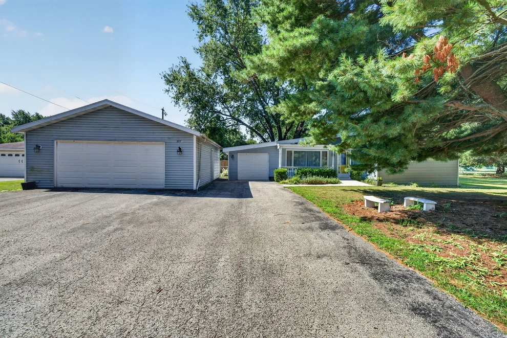 Unit for sale at 5775 Peart Road, Morris, IL 60450