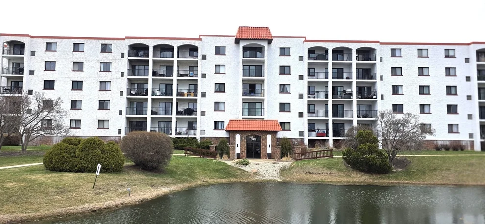 Unit for sale at 375 PLUM CREEK Drive, Wheeling, IL 60090