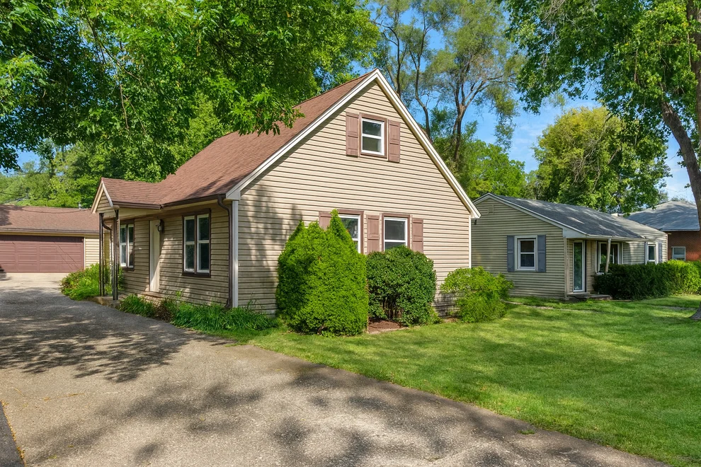 Unit for sale at 3916 Liberty Boulevard, Westmont, IL 60559