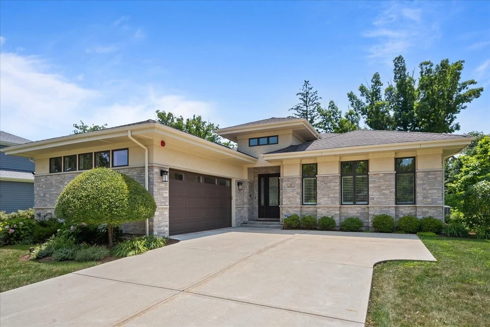 Unit for sale at 23 Heritage Drive, Highland Park, IL 60035