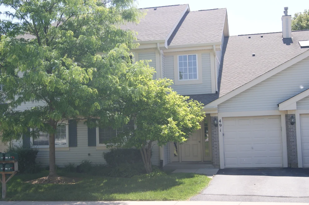 Unit for sale at 491 E Fawn Lane, Palatine, IL 60074