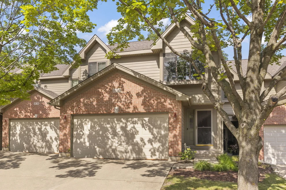 Unit for sale at 2034 JEFFREY Court, Elgin, IL 60123