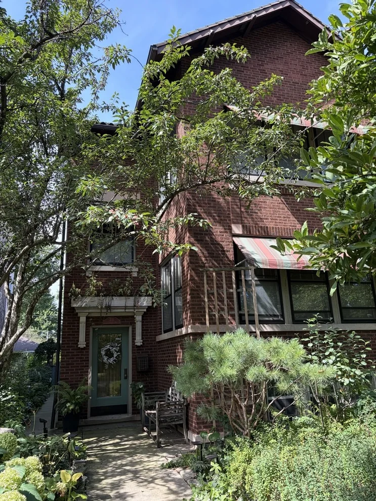 Unit for sale at 331 S Taylor Avenue, Oak Park, IL 60302