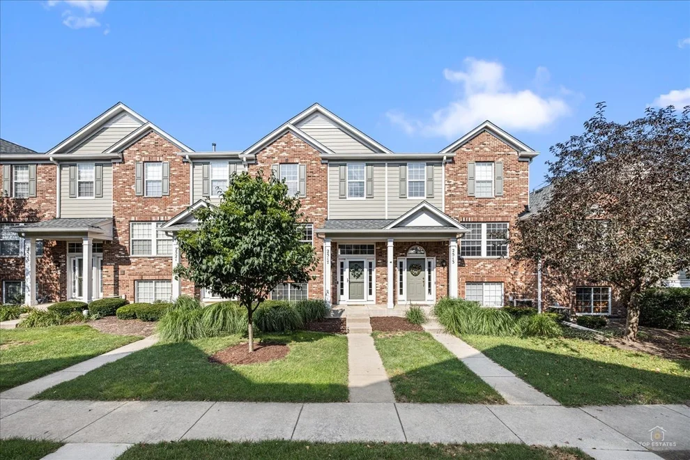 Unit for sale at 2517 Emily Lane, Elgin, IL 60124