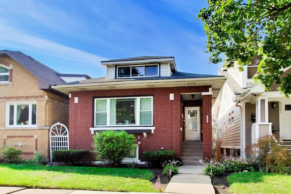 Unit for sale at 6217 W Grace Street, Chicago, IL 60634