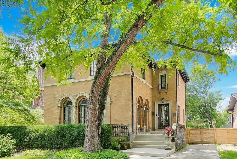 Unit for sale at 614 N Merrill Street, Park Ridge, IL 60068