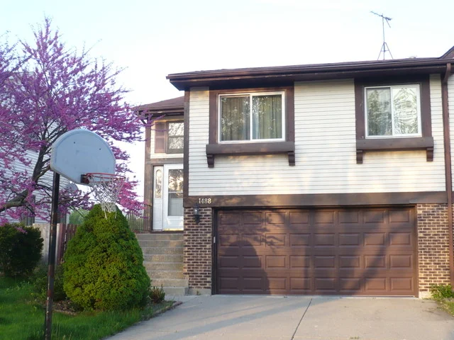 Unit for sale at 1488 Chippewa Trail, WHEELING, IL 60090