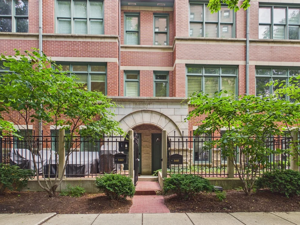 Unit for sale at 1445 S Indiana Avenue, Chicago, IL 60605