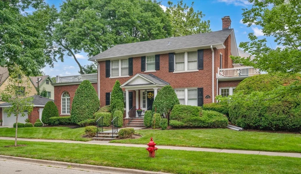 Unit for sale at 220 Maple Avenue, Wilmette, IL 60091