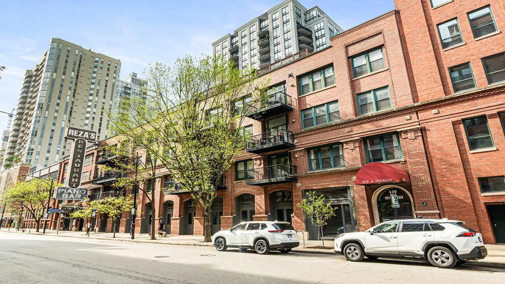 Unit for sale at 420 W Ontario Street, Chicago, IL 60654