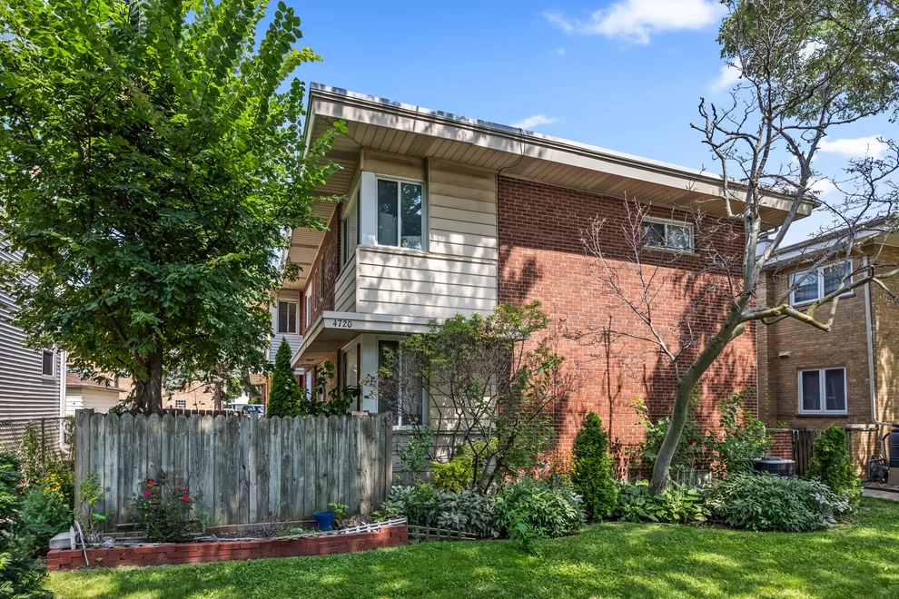 Unit for sale at 4720 Washington Street, Skokie, IL 60076