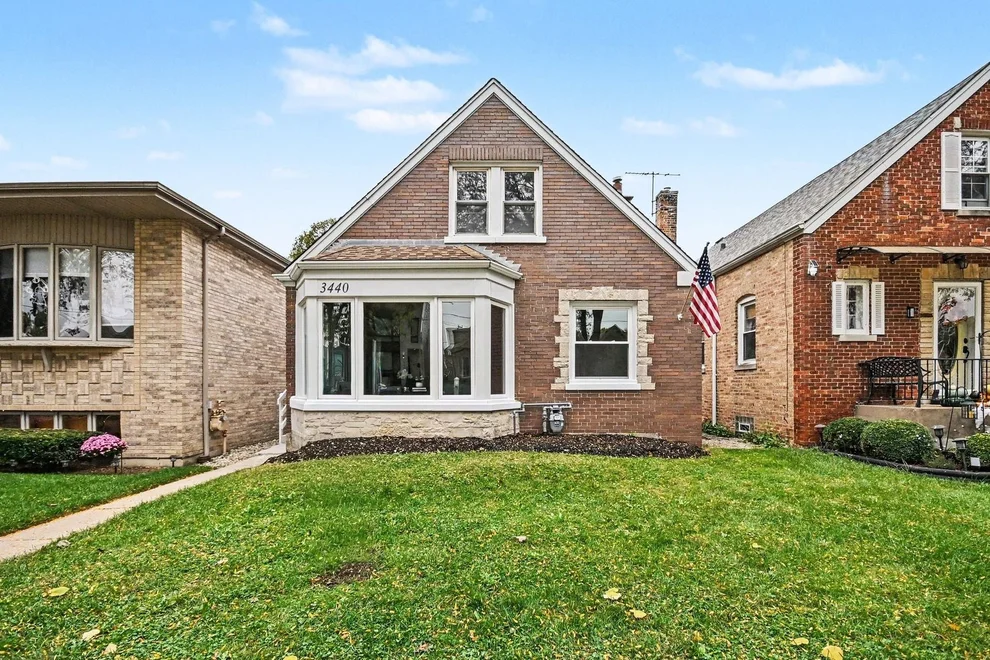 Unit for sale at 3440 N Plainfield Avenue, Chicago, IL 60634