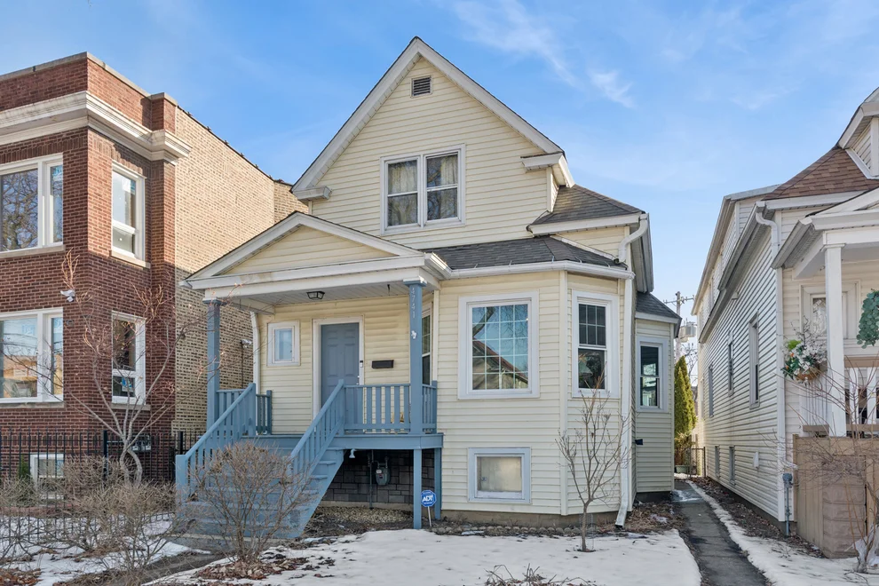 Unit for sale at 4741 N Avers Avenue, Chicago, IL 60625