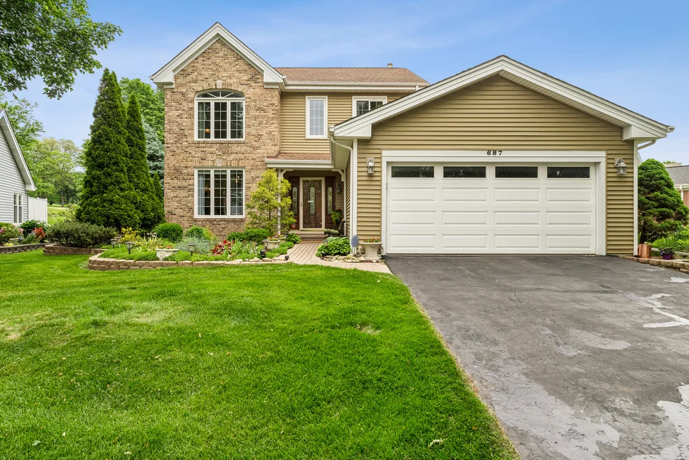 Unit for sale at 687 Rose Lane, Bartlett, IL 60103