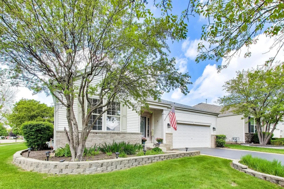 Unit for sale at 2660 Chesire Court, West Dundee, IL 60118