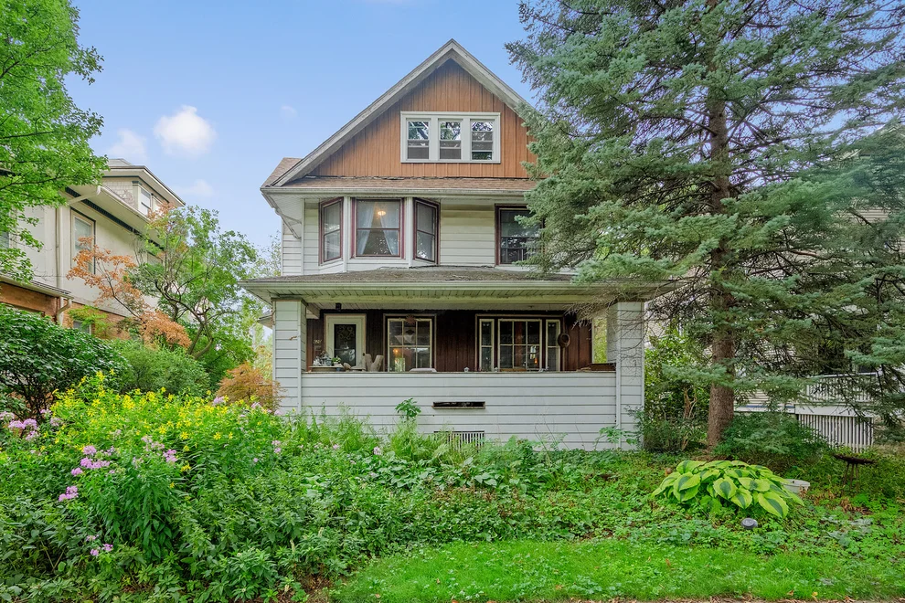 Unit for sale at 620 Clinton Avenue, Oak Park, IL 60304