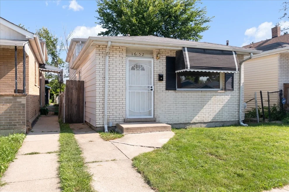 Unit for sale at 1652 W Montvale Avenue, Chicago, IL 60643
