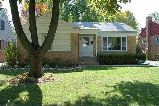 Unit for sale at 815 E Olive Street, Arlington Heights, IL 60004