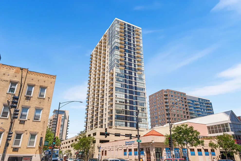 Unit for sale at 1212 N La Salle Drive, Chicago, IL 60610