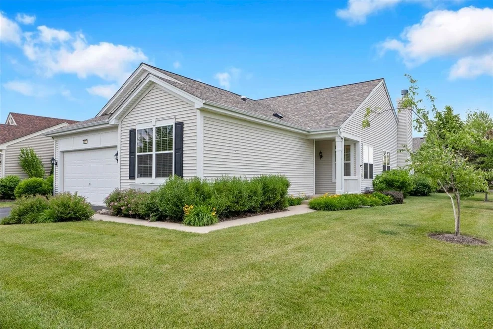 Unit for sale at 918 Scottsdale Drive, Pingree Grove, IL 60140