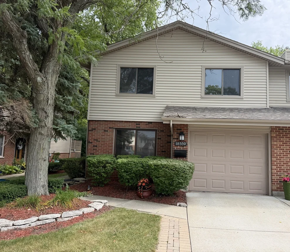 Unit for sale at 18559 Meadow Lane, Hazel Crest, IL 60429