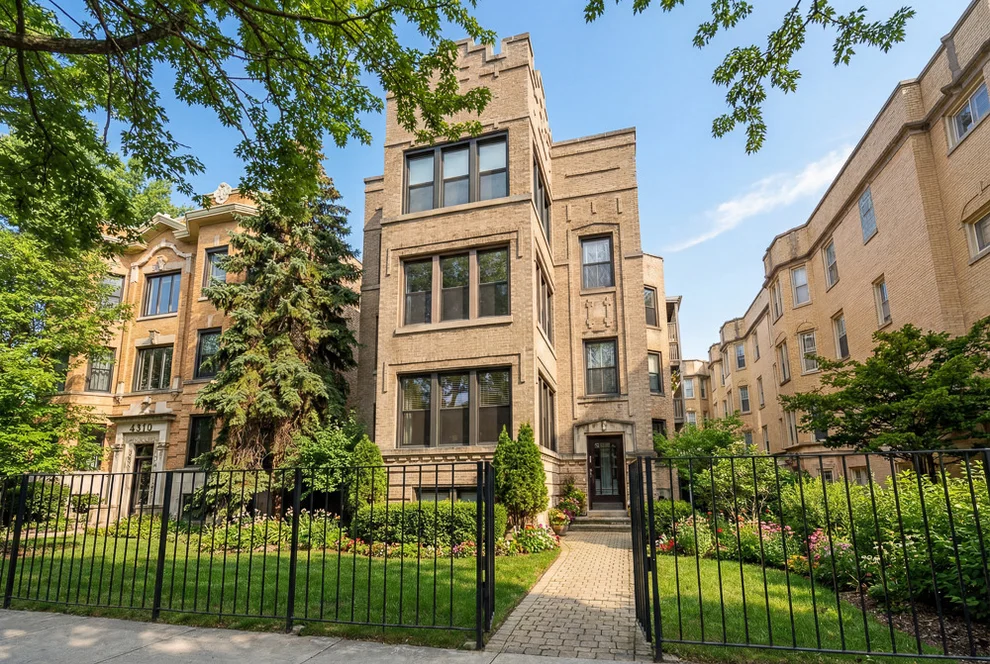 Unit for sale at 4516 N Greenview Avenue, Chicago, IL 60640
