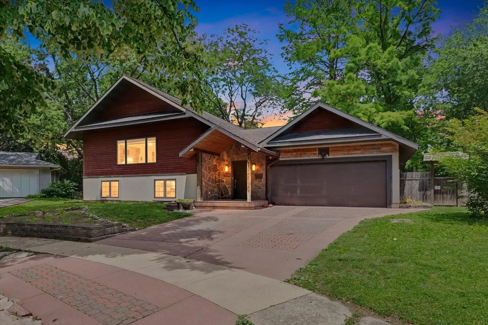 Unit for sale at 2304 E Shurts Circle, Urbana, IL 61801