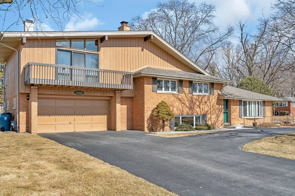 Unit for sale at 12926 S Oak Park Avenue, Palos Heights, IL 60463