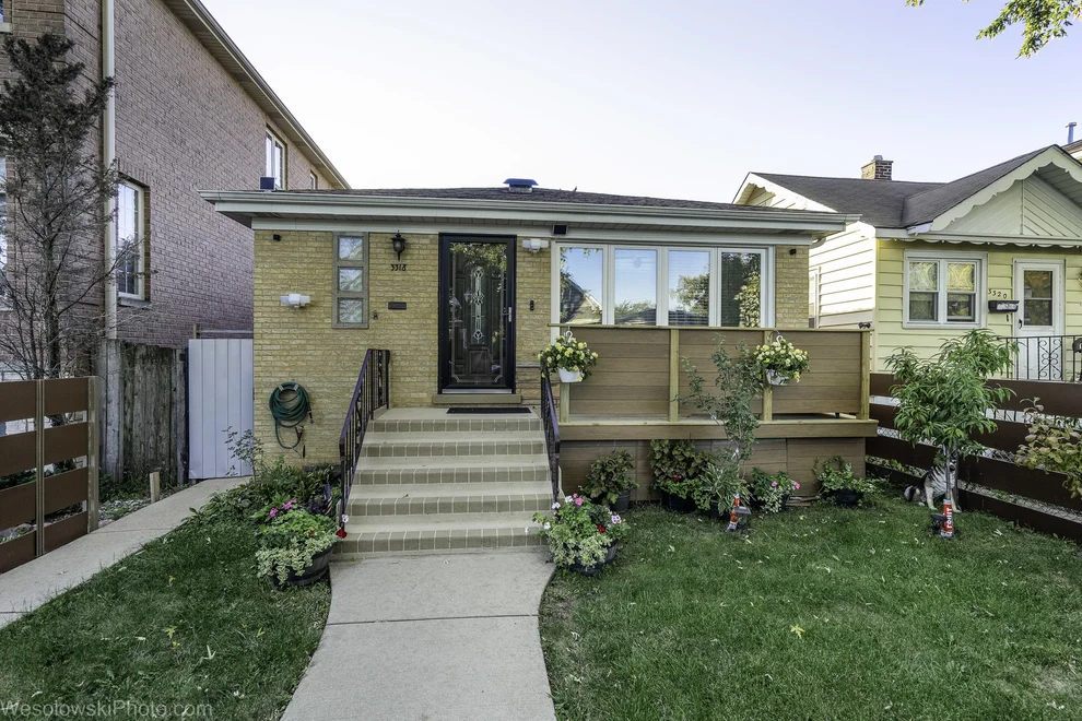 Unit for sale at 3318 N Oriole Avenue, Chicago, IL 60634