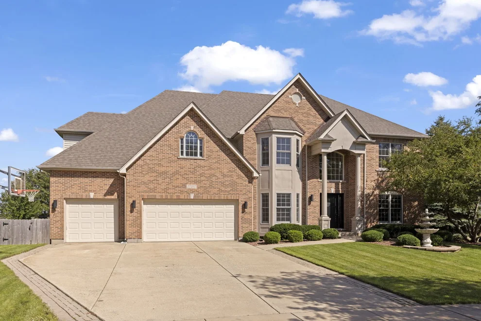 Unit for sale at 27107 Thornwood Boulevard, Plainfield, IL 60585