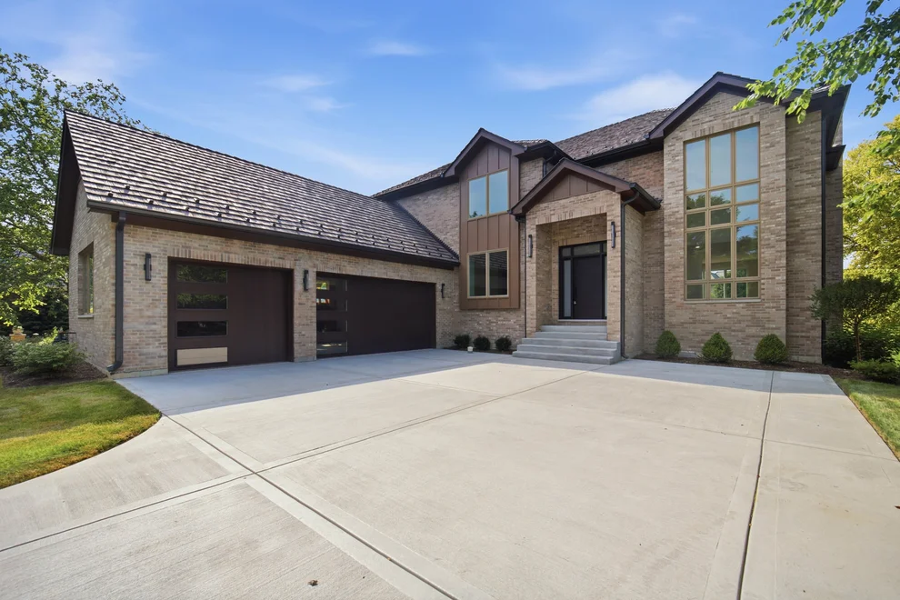 Unit for sale at 7234 Roxbury Court, Long Grove, IL 60060