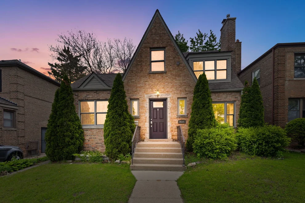 Unit for sale at 9535 S Fairfield Avenue, Evergreen Park, IL 60805