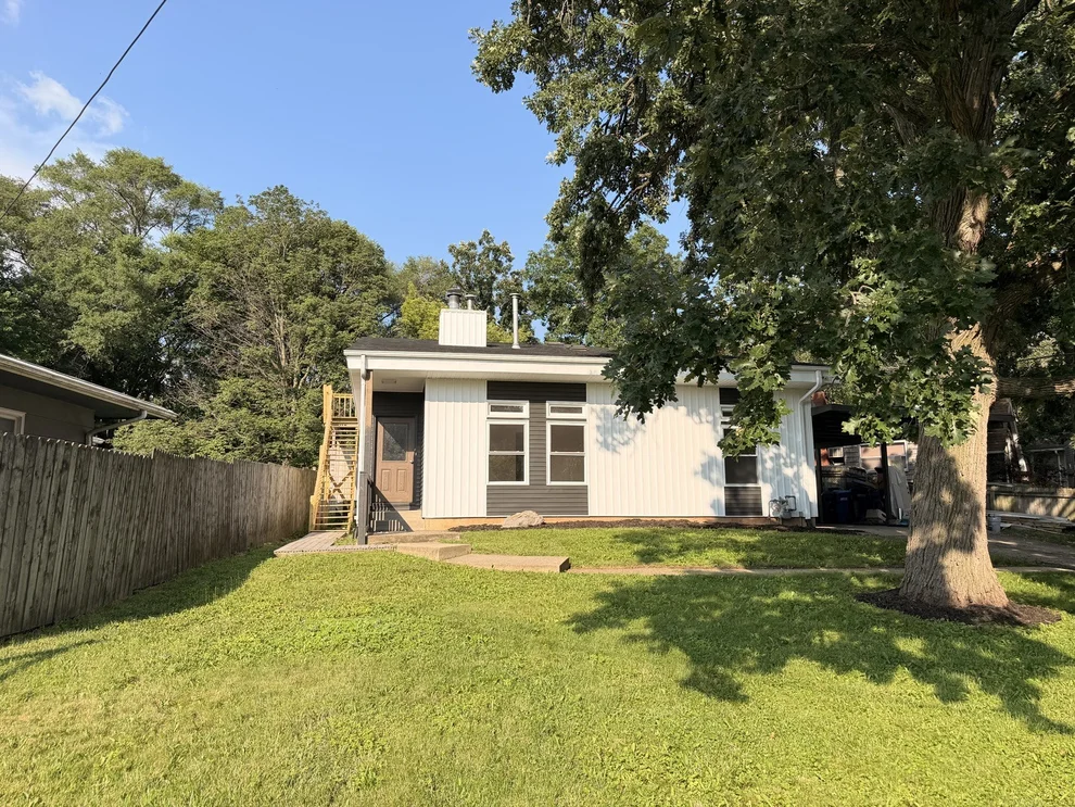 Unit for sale at 121 Oak Drive, DeKalb, IL 60115