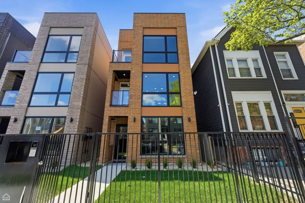 Unit for sale at 4134 S calumet Avenue, Chicago, IL 60653