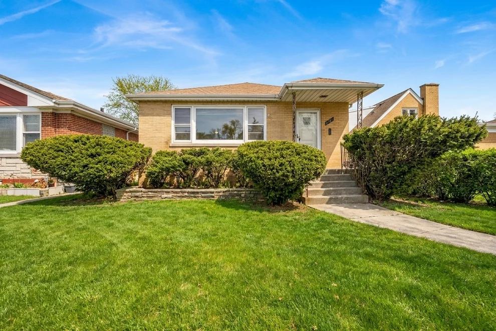 Unit for sale at 5265 W Devon Avenue, Chicago, IL 60646