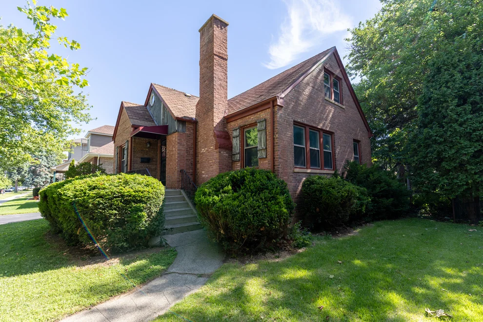 Unit for sale at 3743 S HIGHLAND Avenue, Berwyn, IL 60402