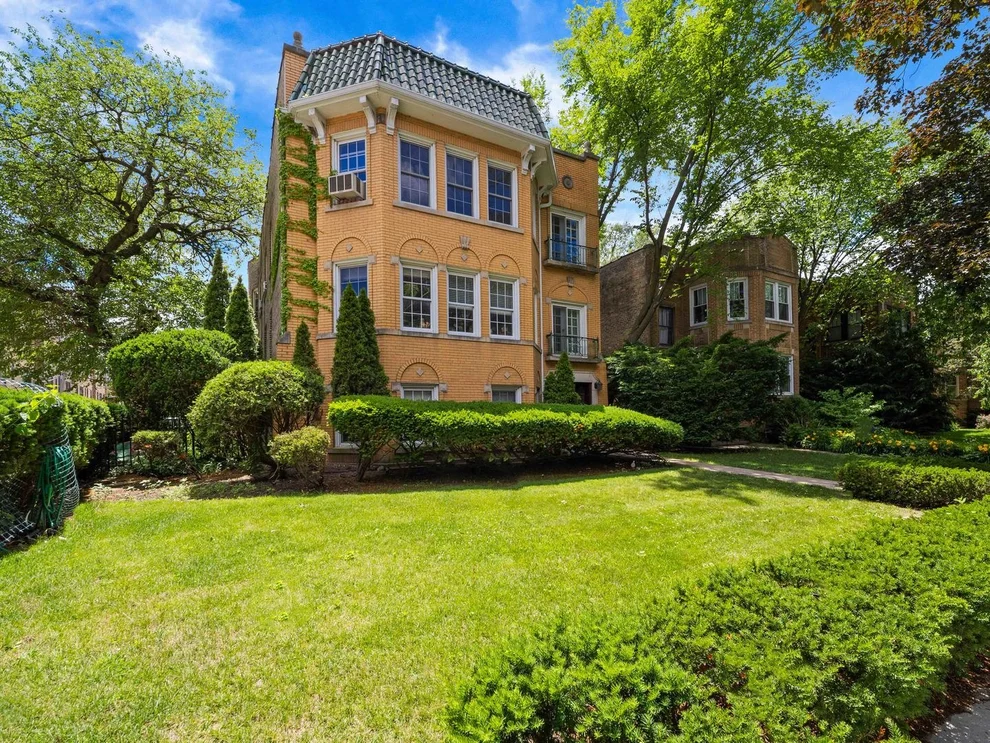 Unit for sale at 1016 Austin Street, Evanston, IL 60202