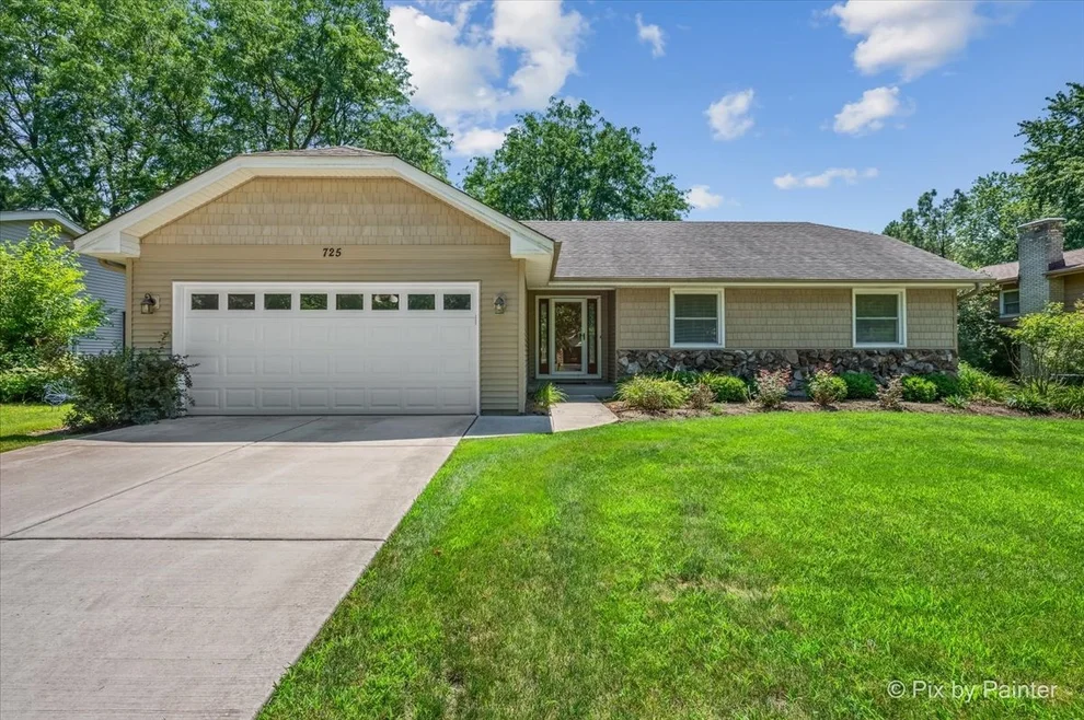 Unit for sale at 725 N Vista Drive, Algonquin, IL 60102