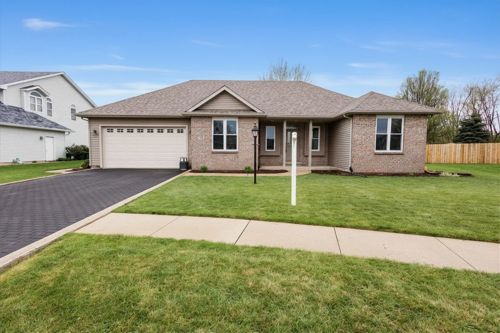 Unit for sale at 141 Old Farm Mid Court, Bradley, IL 60915