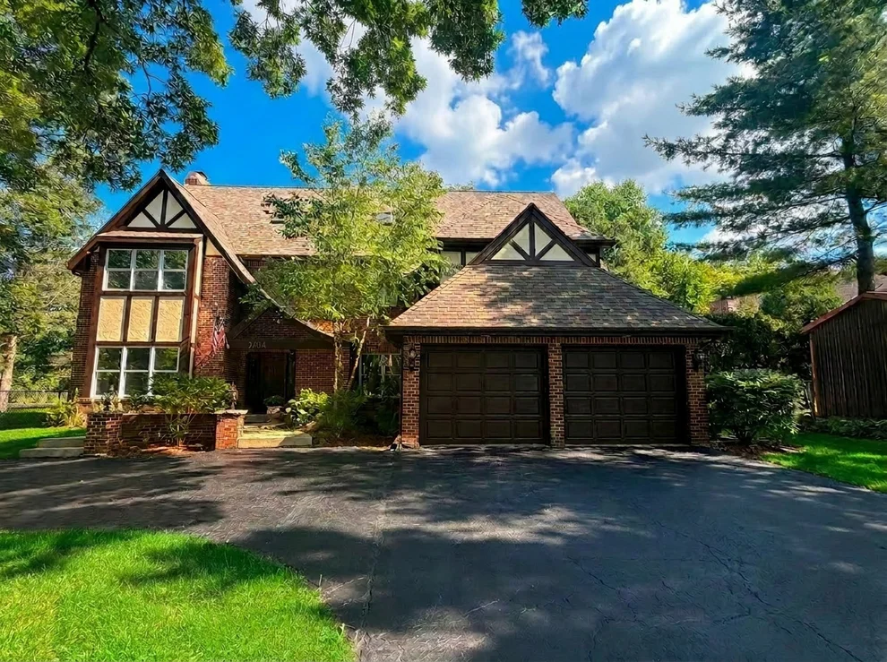 Unit for sale at 2104 Devon Avenue, Park Ridge, IL 60068