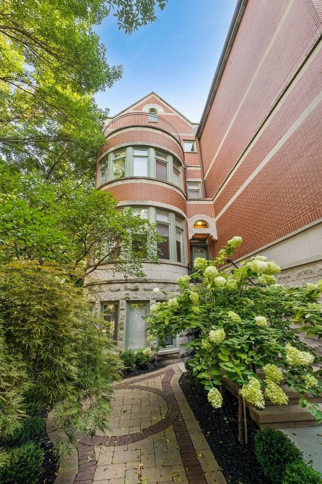 Unit for sale at 1409 S INDIANA Avenue, Chicago, IL 60605