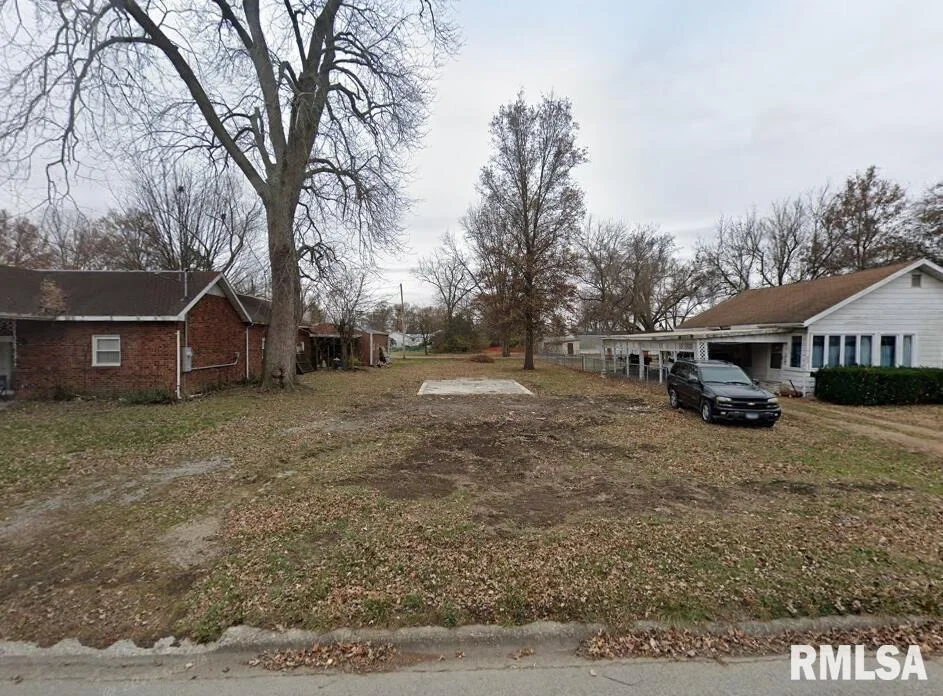 Unit for sale at 507 W MAIN Street, Duquoin, IL 62832