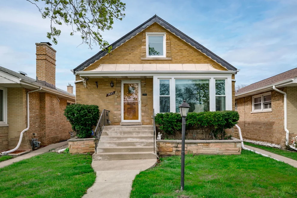 Unit for sale at 7023 29th Place, Berwyn, IL 60402