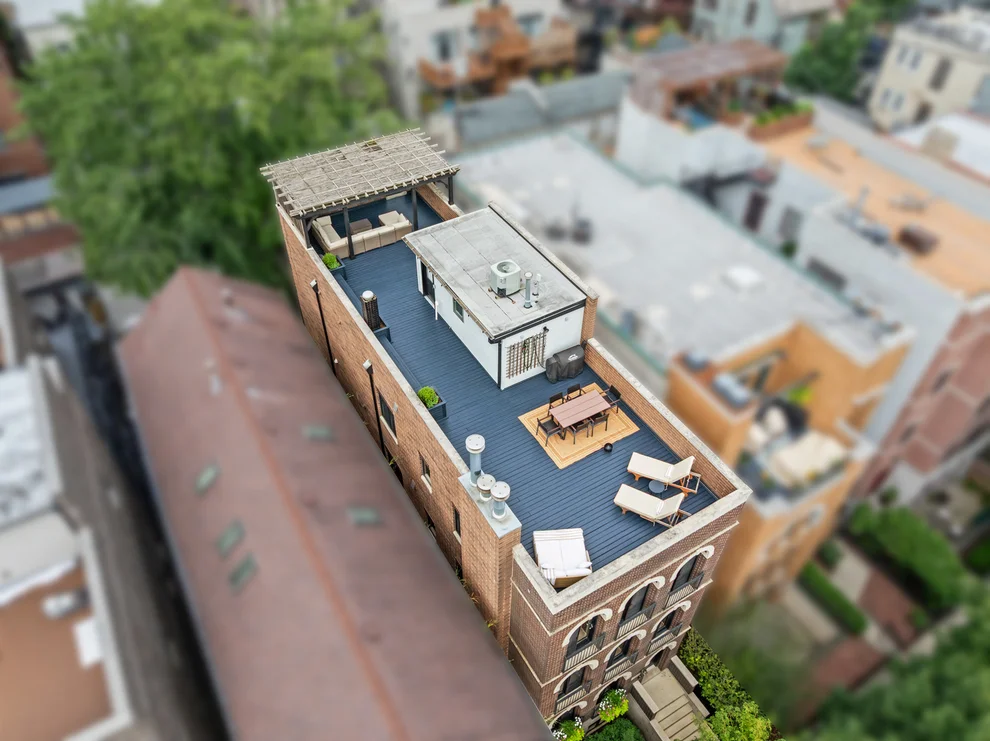Unit for sale at 3340 N Kenmore Avenue, Chicago, IL 60657