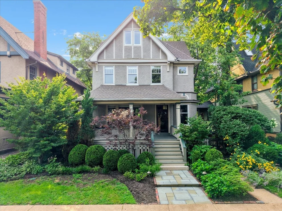 Unit for sale at 5406 N Lakewood Avenue, Chicago, IL 60640