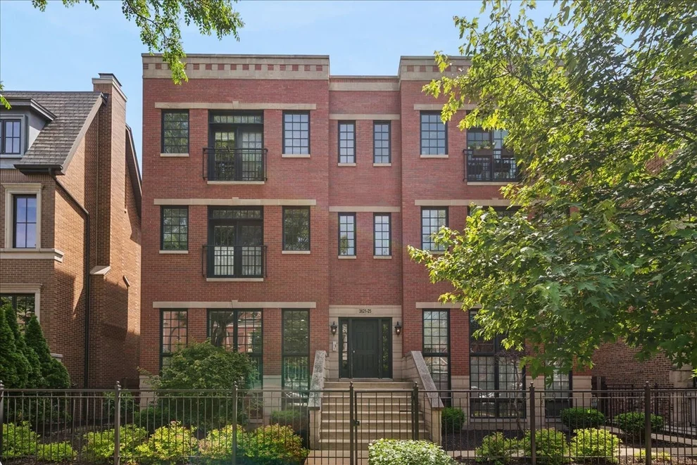 Unit for sale at 3625 N Lakewood Avenue, Chicago, IL 60613