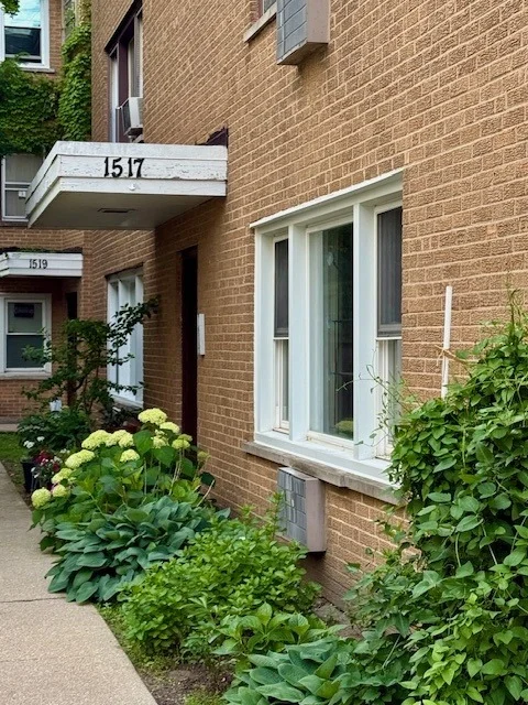 Unit for sale at 1517 W Lunt Avenue, Chicago, IL 60626