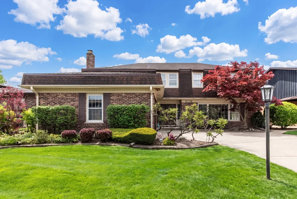 Unit for sale at 7751 Arcadia Street, Morton Grove, IL 60053