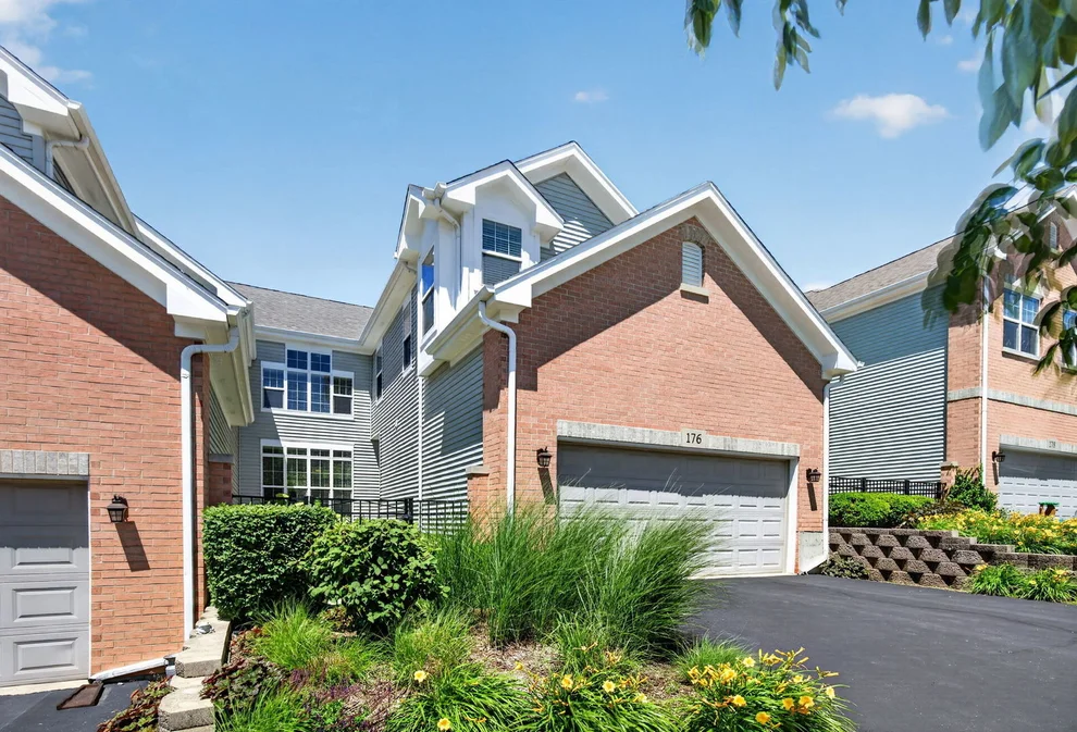 Unit for sale at 176 Partridge Lane, Bartlett, IL 60103